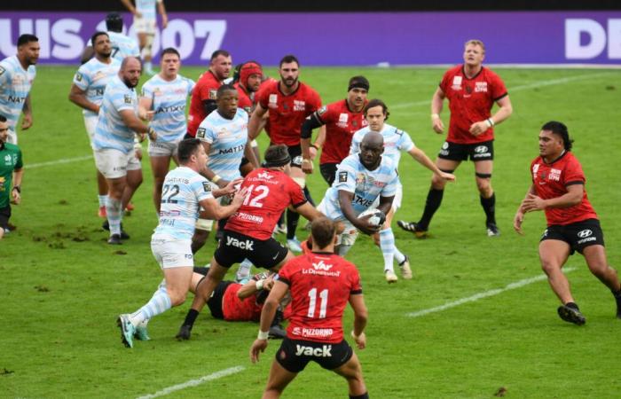 Racing 92 gana con dificultad al Toulon