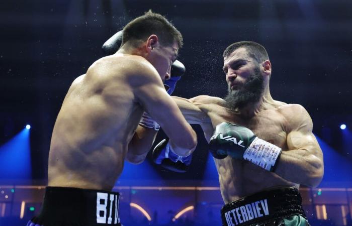 Artur Beterbiev derrota a Dmitry Bivol y se convierte en campeón mundial indiscutible de peso semipesado