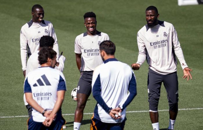 Programa individual, días de descanso, comunicación… Cómo gestiona el Real Madrid las pausas internacionales de sus jugadores “retenidos”