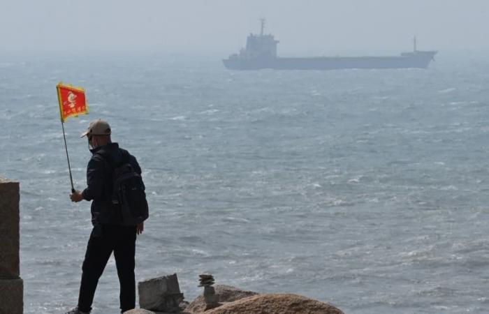 China anuncia el lanzamiento de maniobras militares alrededor de la isla