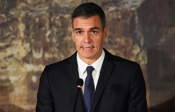 En España, la derecha pide la salida de Pedro Sánchez por sospechas de corrupción en su gobierno