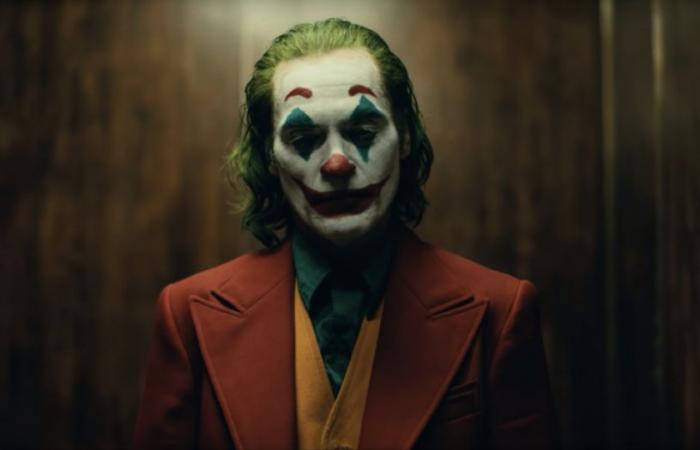 Joker en TF1 – “Deberíamos obligar a todos los que aman a someterse a una evaluación psicológica”, “Todd Phillips se ha descarrilado completamente con su versión de Gotham City en High School Musical”, “Una gran obra maestra”: los internautas divididos entre la admiración por La primera película y la decepción con la secuela.