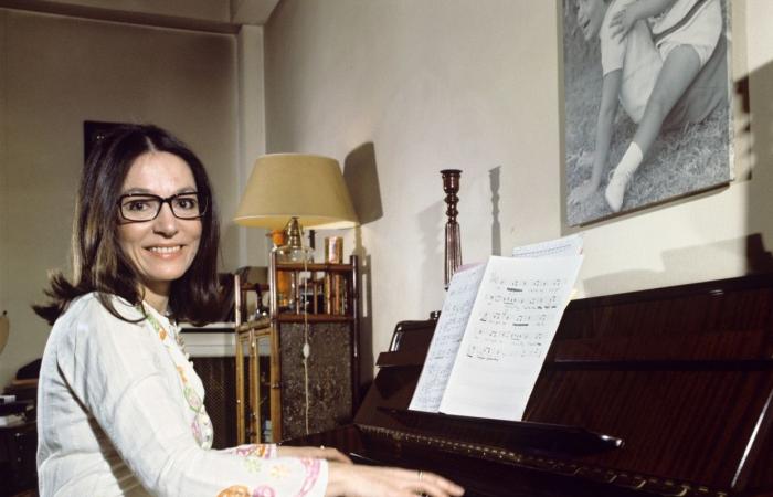 Nana Mouskouri en una entrevista con motivo de su 90 cumpleaños