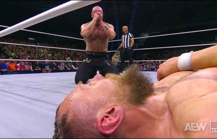 Jon Moxley se convierte en campeón mundial de AEW