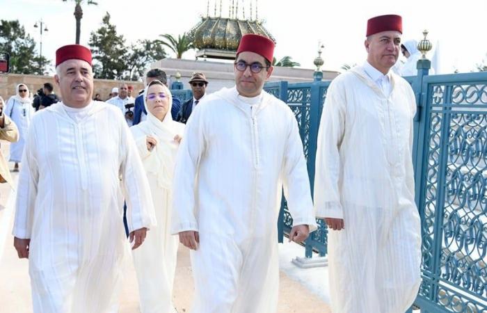 Personalidades políticas y de seguridad rinden homenaje al fallecido Hassan II