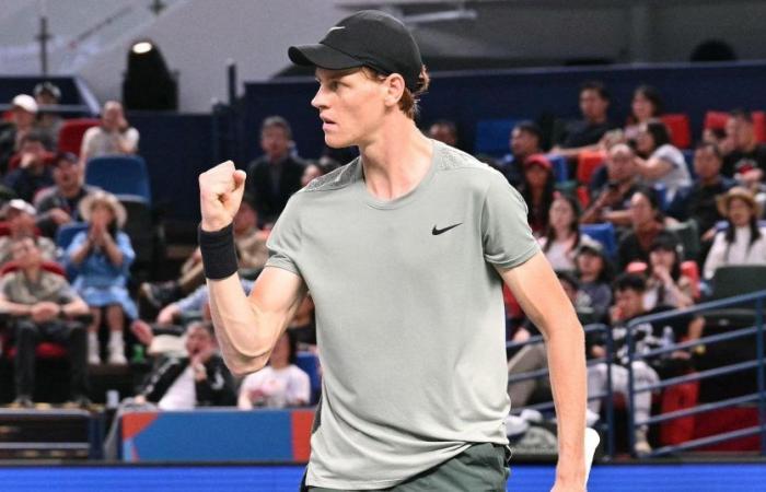 ATP Shanghai – Jannik Sinner vence a Novak Djokovic en dos sets y conquista su séptimo título del año