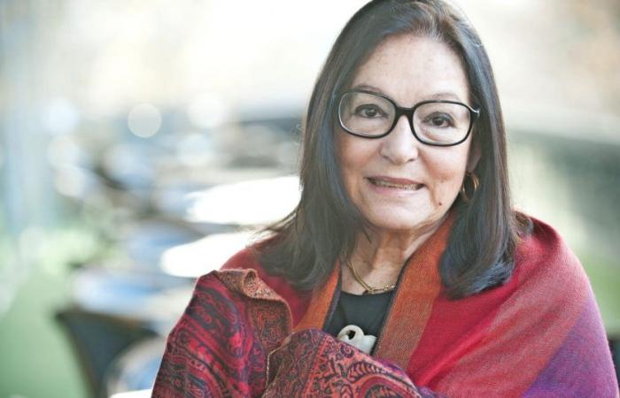 Nana Mouskouri en una entrevista con motivo de su 90 cumpleaños