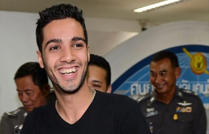 El “hacker sonriente” regresa a Argelia tras cumplir su pena de prisión en América Varios