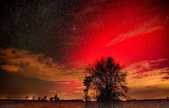 La magnífica aurora boreal iluminó el cielo de Gironda