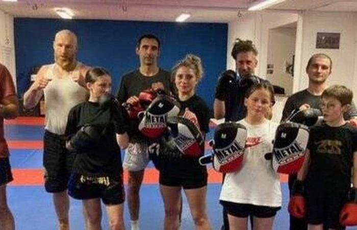 Villedieu-les-Poêles-Rouffigny. Un segundo profesor de boxeo tailandés