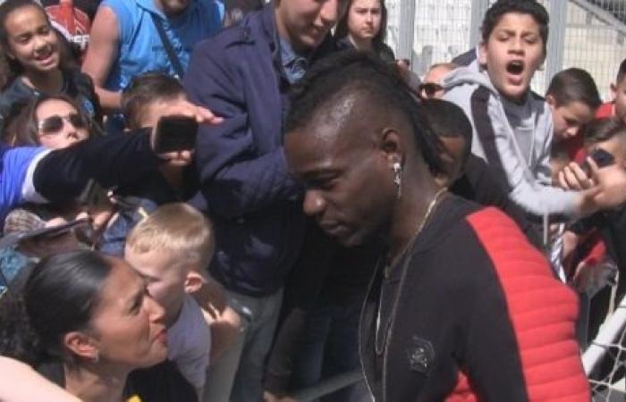 Balotelli como bromista, ¡las cosas van muy bien para un club italiano!