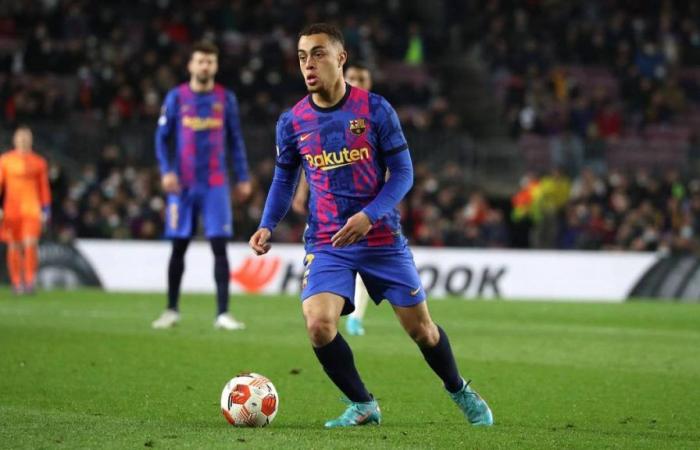 Sergiño Dest ajusta cuentas con Xavi