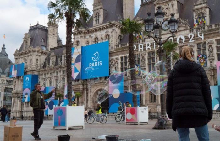 Una gran velada estudiantil organizada este jueves en el Ayuntamiento de París.