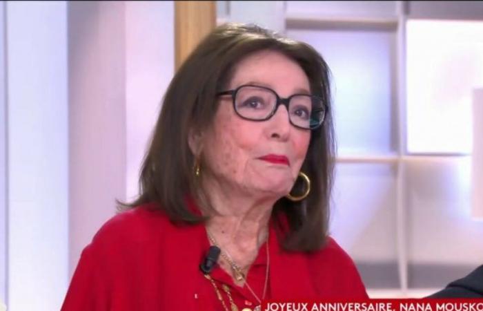 Nana Mouskouri se emocionó hasta las lágrimas en el rodaje de C à vous tras una agradable sorpresa organizada por Anne-Élisabeth Lemoine (VÍDEO)