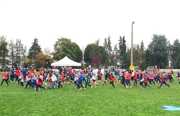 200 jóvenes deportistas sobre el césped de Émile-Pons