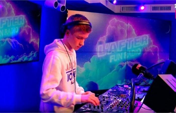 Nolan, de 15 años, fue DJ en vivo una noche en Fun Radio