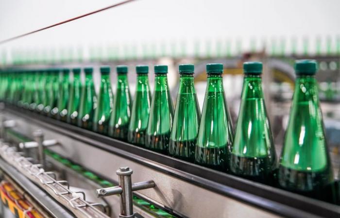 Un informe del Senado señala con el dedo a la fábrica Perrier en Gard