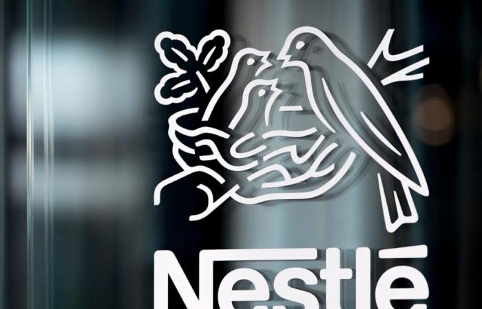 Nestlé rebaja su objetivo de crecimiento ante la débil demanda de los consumidores