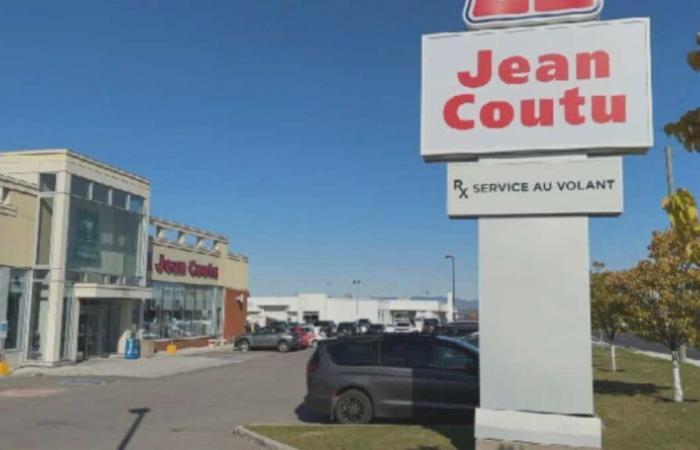 Cierre de Jean Coutu en la calle Racine