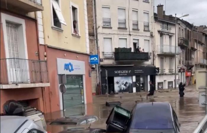 Imágenes de desolación con aguas crecientes.