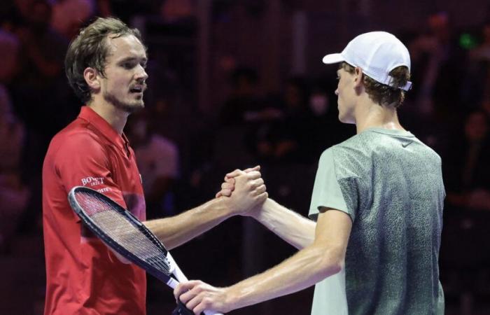 Un jugador de la ATP se quedó ‘sin palabras’ con Jannik Sinner en el Six Kings Slam al detectar una mala señal de Daniil Medvedev