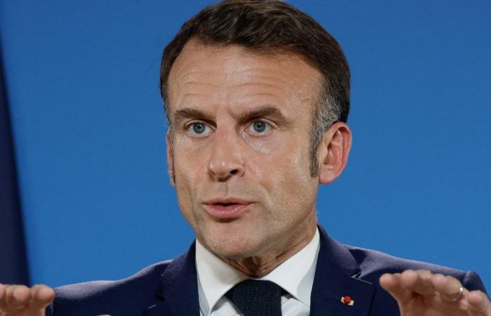 Emmanuel Macron ataca a periodistas y ministros