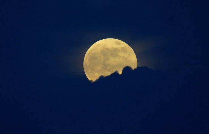 Las imágenes más bellas de la superluna de todo el mundo.