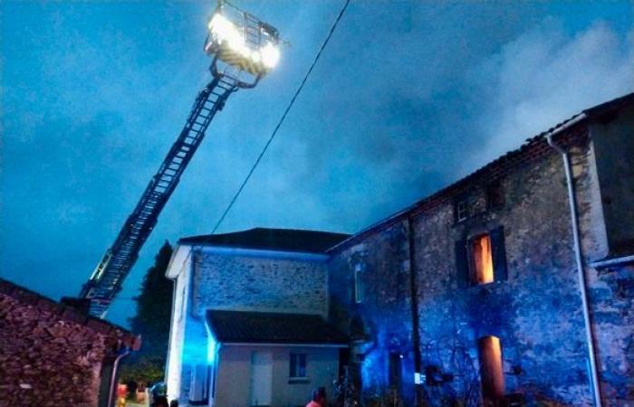 Dos casas afectadas por el incendio en Châlus