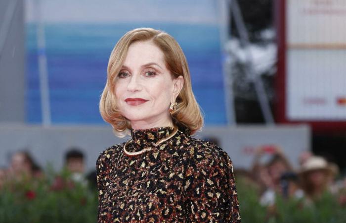 Nostalgia, Isabelle Huppert aparece con el pelo largo hasta las nalgas