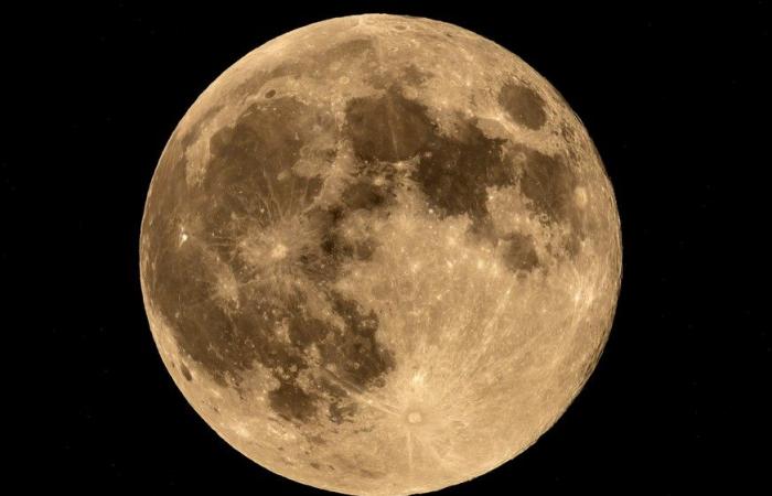 Las imágenes más bellas de la superluna de todo el mundo.