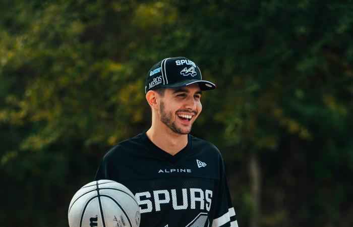 Merchandising – El equipo Alpine F1 colabora con New Era y los San Antonio Spurs