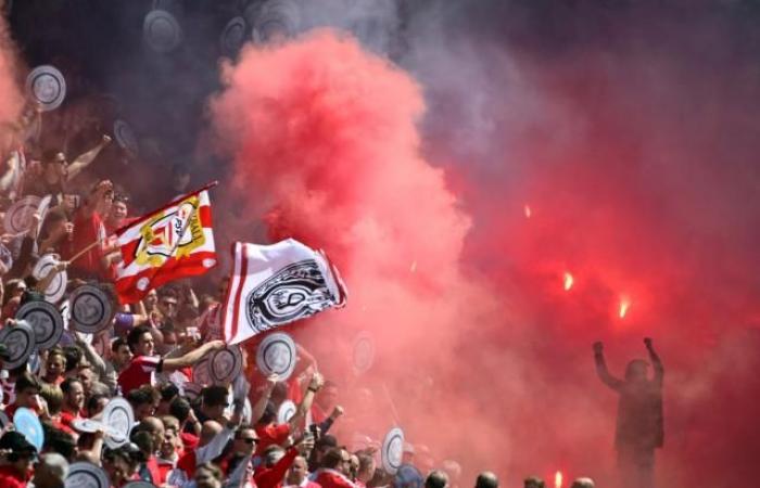 La prohibición de viajar a los aficionados del PSV Eindhoven en París confirmada por un decreto ministerial (Fútbol)