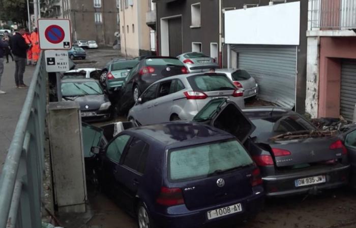 Los habitantes de Rive-de-Gier descubren el alcance de los daños.