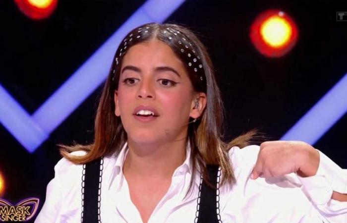 “My little sal***”: Inès Reg sube a Natasha St-Pier al escenario y lleva al público con ella