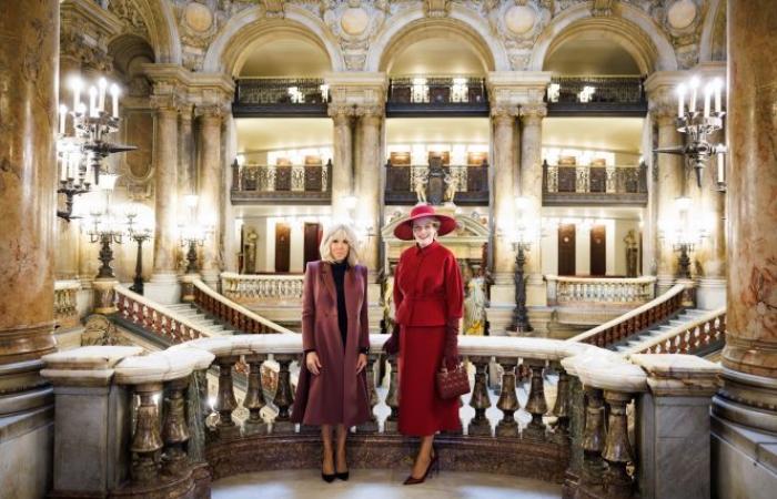 La reina Matilde iluminó París: descubre los looks icónicos que lució nuestra soberana