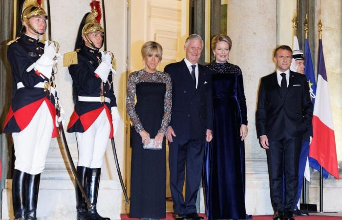 ¿Por qué la reina Matilde no llevó una tiara al banquete de Estado en el Elíseo?