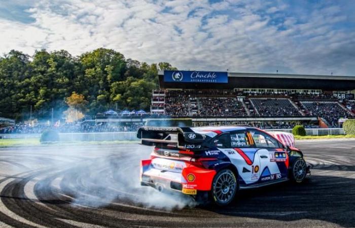 Thierry Neuville (Hyundai) lidera el Rally de Europa Central tras seis etapas