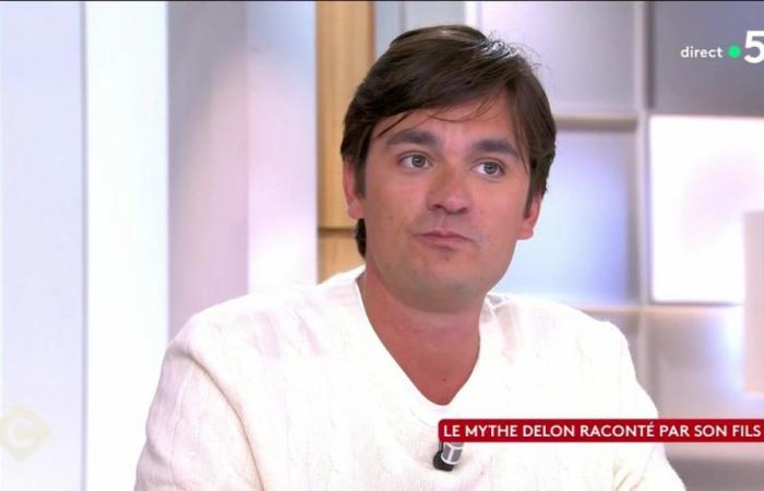 Muerte de Alain Delon: Alain-Fabien picó en vivo, esta pregunta íntima que lo avergonzó