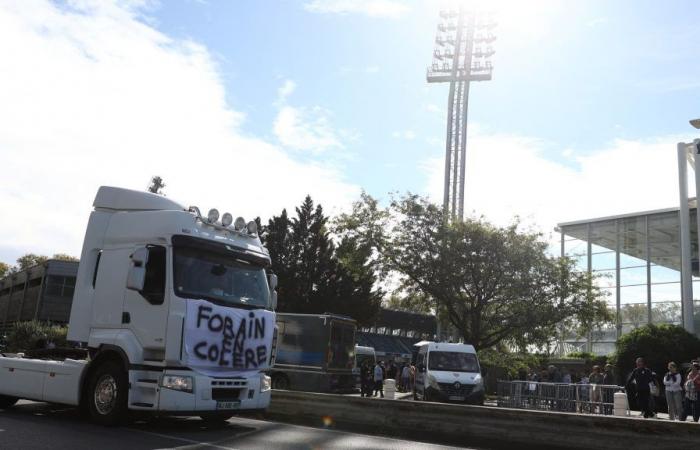 La previa al partido Bayonne-Racing interrumpida por manifestaciones en el recinto ferial