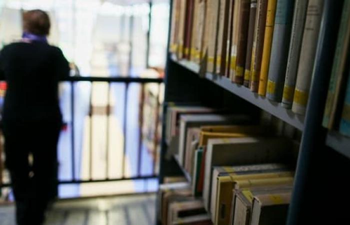 un libro devuelto a la biblioteca más de cien años después de haber sido prestado