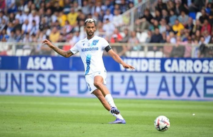 Curado durante la tregua, Jubal al rescate de la defensa de Auxerre contra Reims