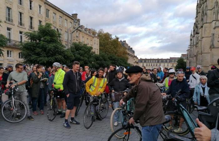 En Burdeos, 200 personas “rindieron homenaje a Paul”, el joven ciclista asesinado en París