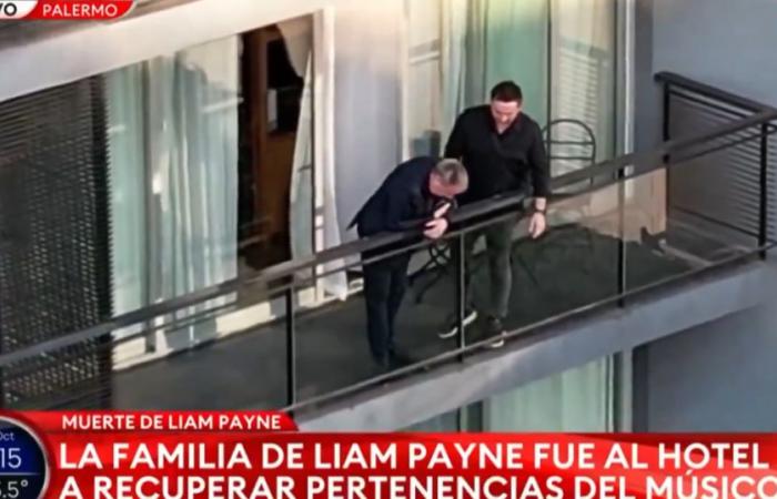 Las imágenes de su padre Geoff Payne en el balcón del hotel porteño atraen a los fanáticos