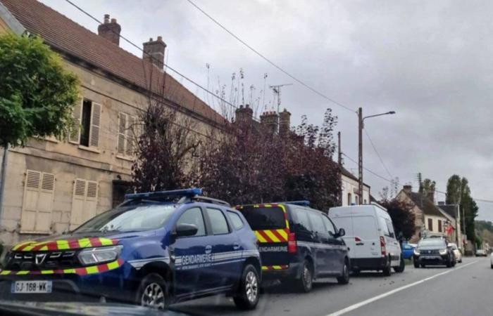 El conocido en Verberie, Jean-Louis Gaillet, habría sido brutalmente asesinado con una motosierra por su vecino.