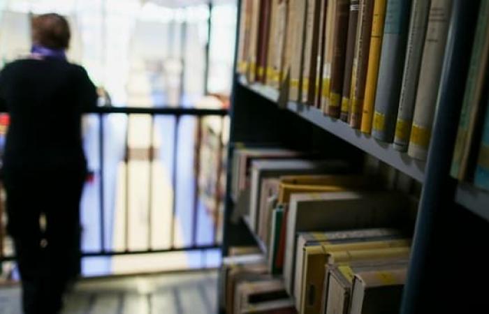 un libro devuelto a la biblioteca más de cien años después de haber sido prestado