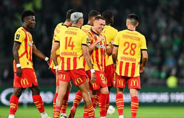 Al descanso, Lens lidera lógicamente al Saint-Étienne