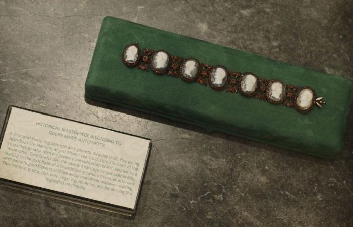 Una pulsera querida por la reina María Antonieta expuesta en Nueva York por el joyero Mellerio