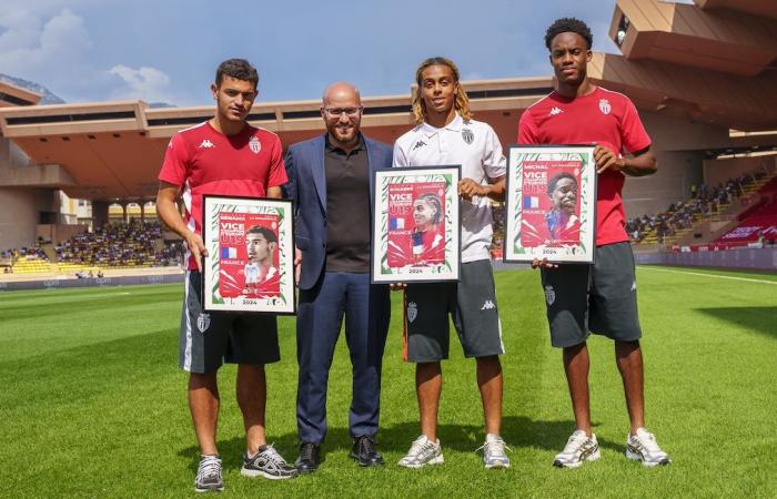 El grupo del AS Monaco en la recepción de Belgrado