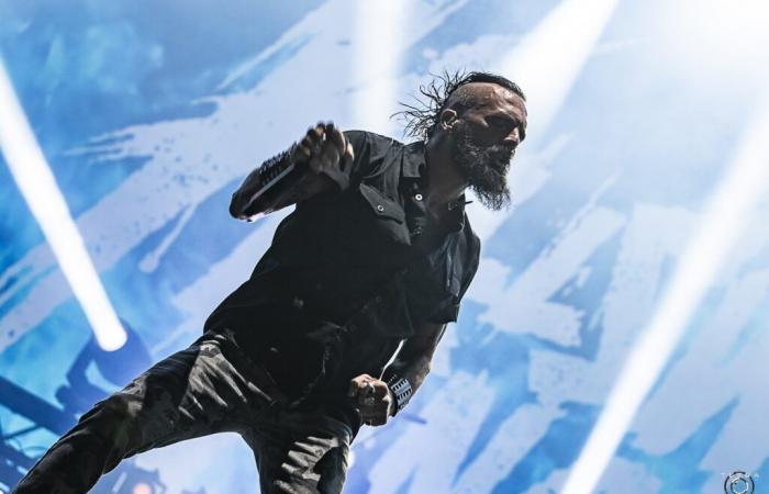 Jesse Leach pide ayuda después de perder su casa por moho tóxico