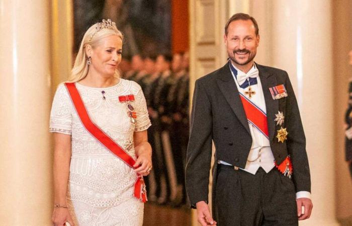 La princesa heredera Mette-Marit cancela su presencia en este prestigioso evento por su trato